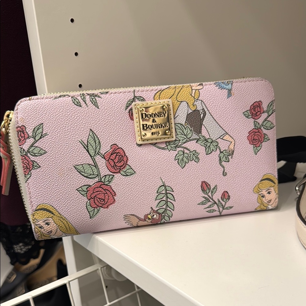 Dooney & Bourke Pink Floral Wallet Disney 👻